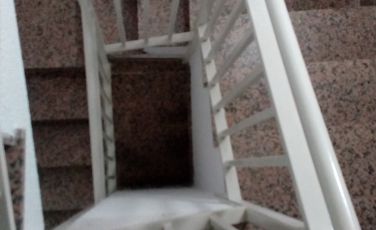 Interior con derribo de escaleras. Paseo Higueral, 12, Fuenlabrada.